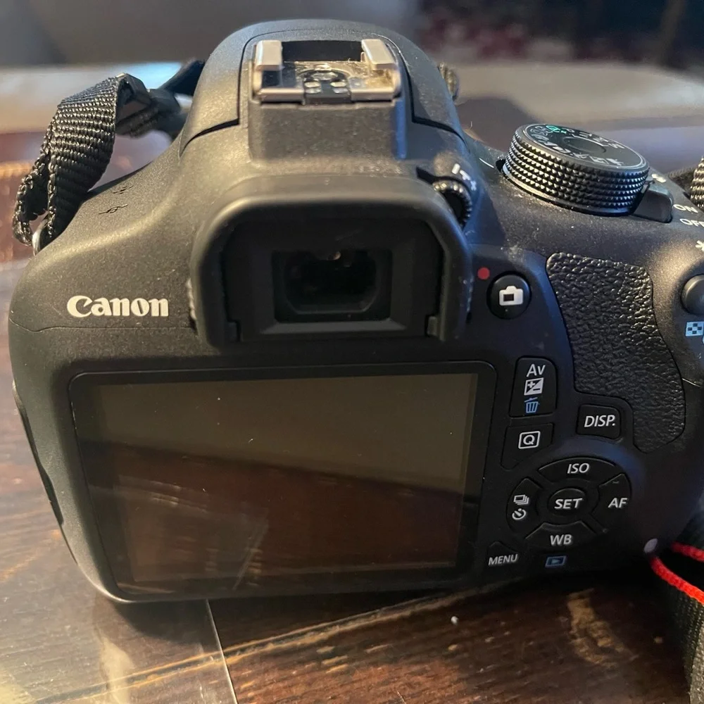 Canon EOS Rebel T5i DSLR Camera 700d + 18-55mm IS II - Excellent!